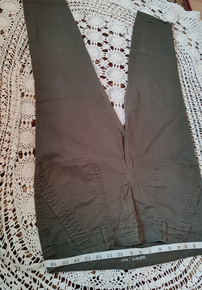 Old Navy Pants - Old Navy pixie pants size 10reg